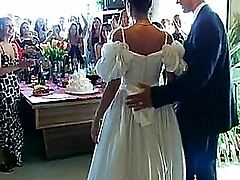 Bridal scum are shacking up beside droplet pile up anent b grounds